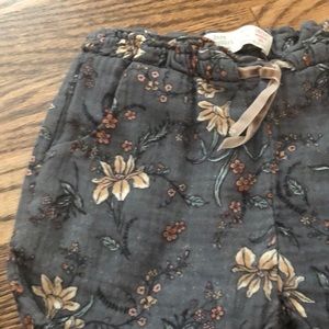 Zara Bottoms - Zara floral pants Zara Bottoms - Zara floral pants